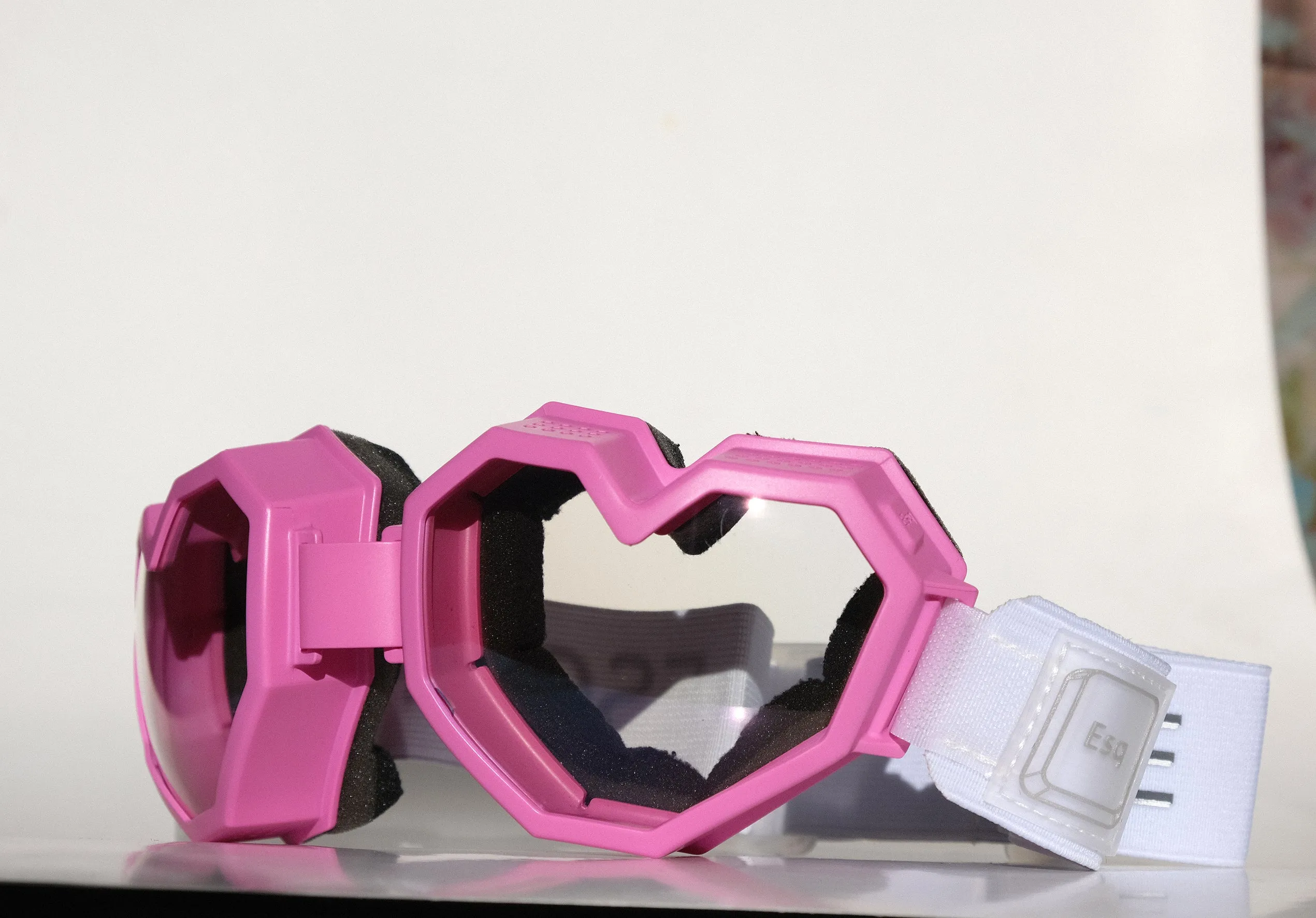 ESQAPE GOGGLES™  PINK  ᴀʟʟ ᴡᴇᴀᴛʜᴇʀ