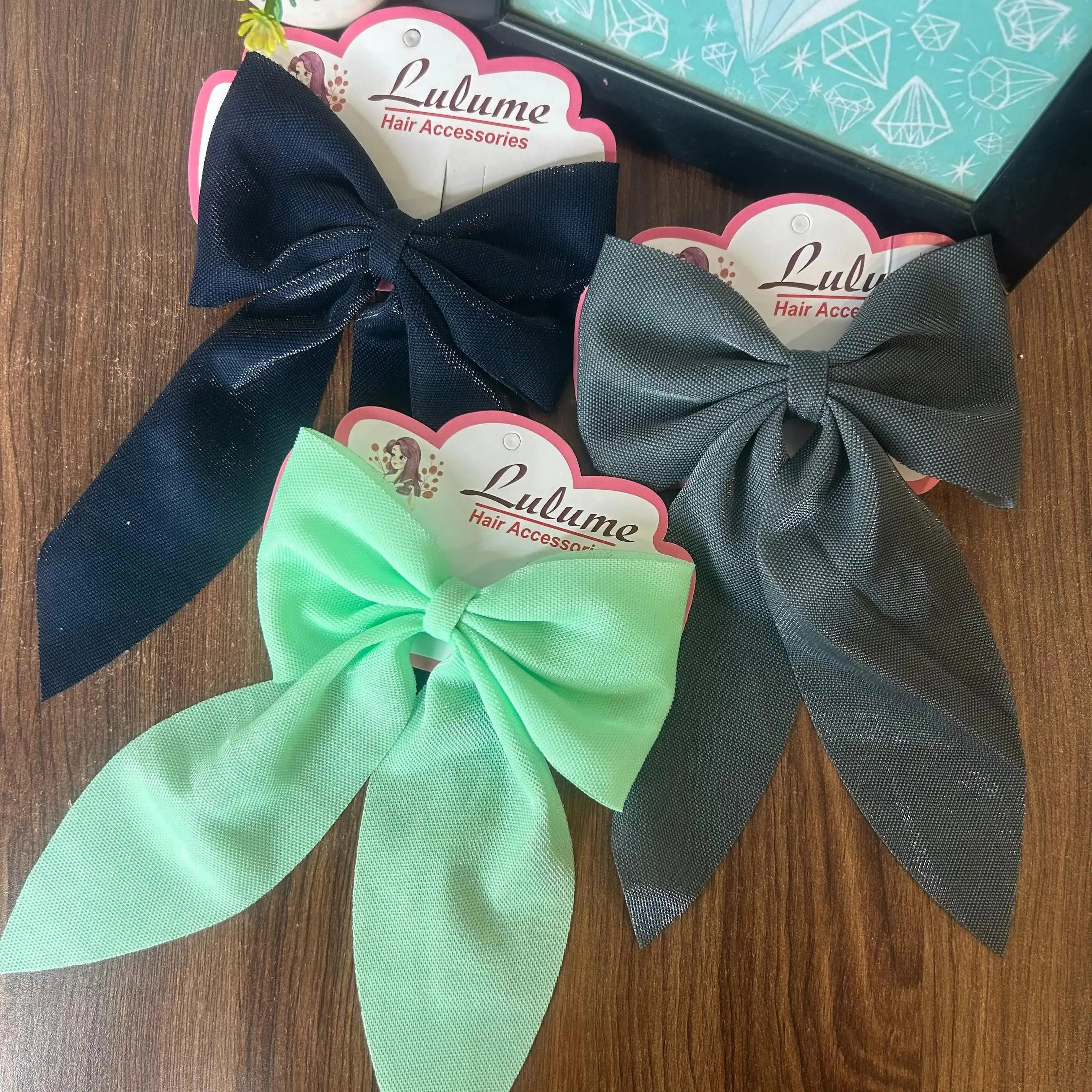 Shimmer bows