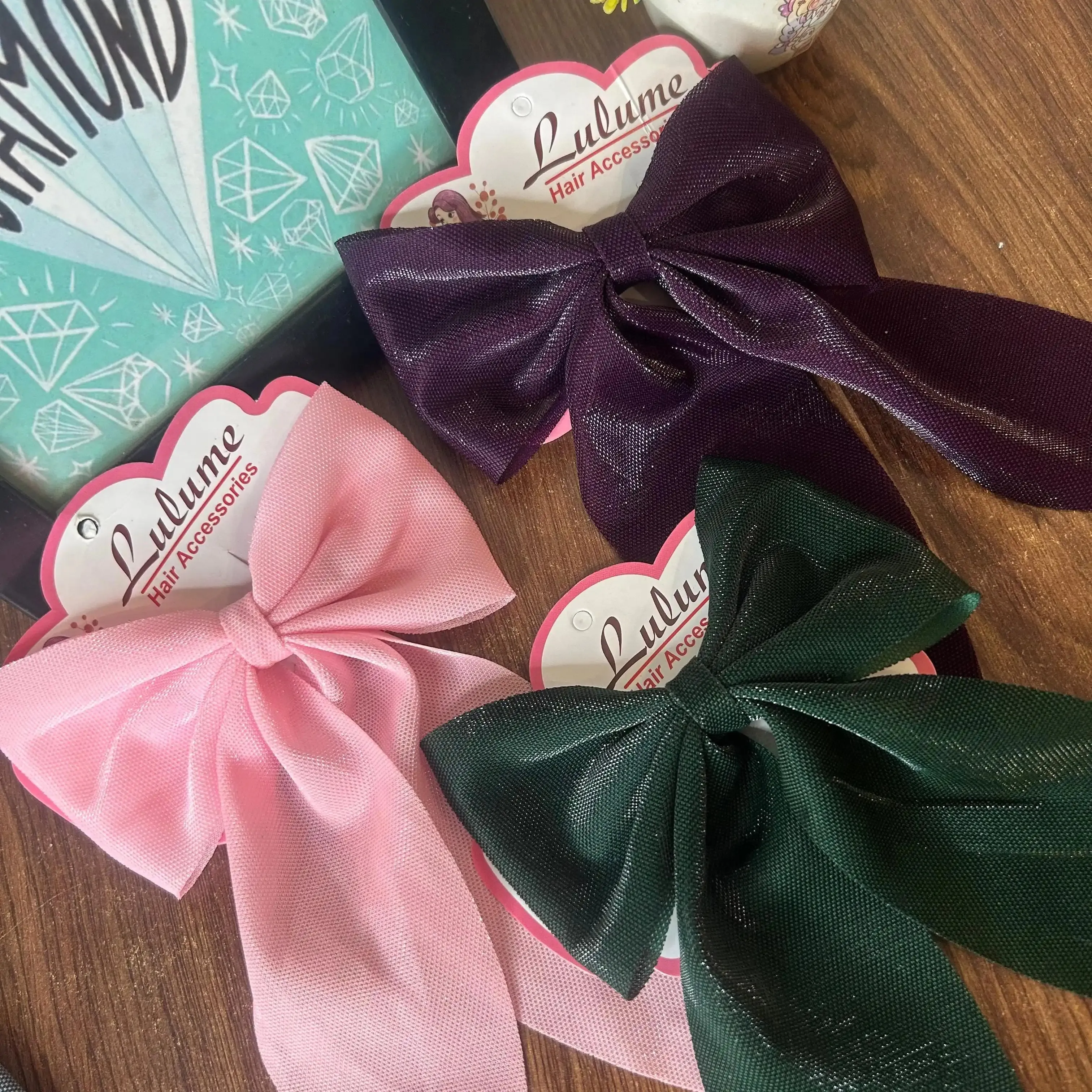 Shimmer bows