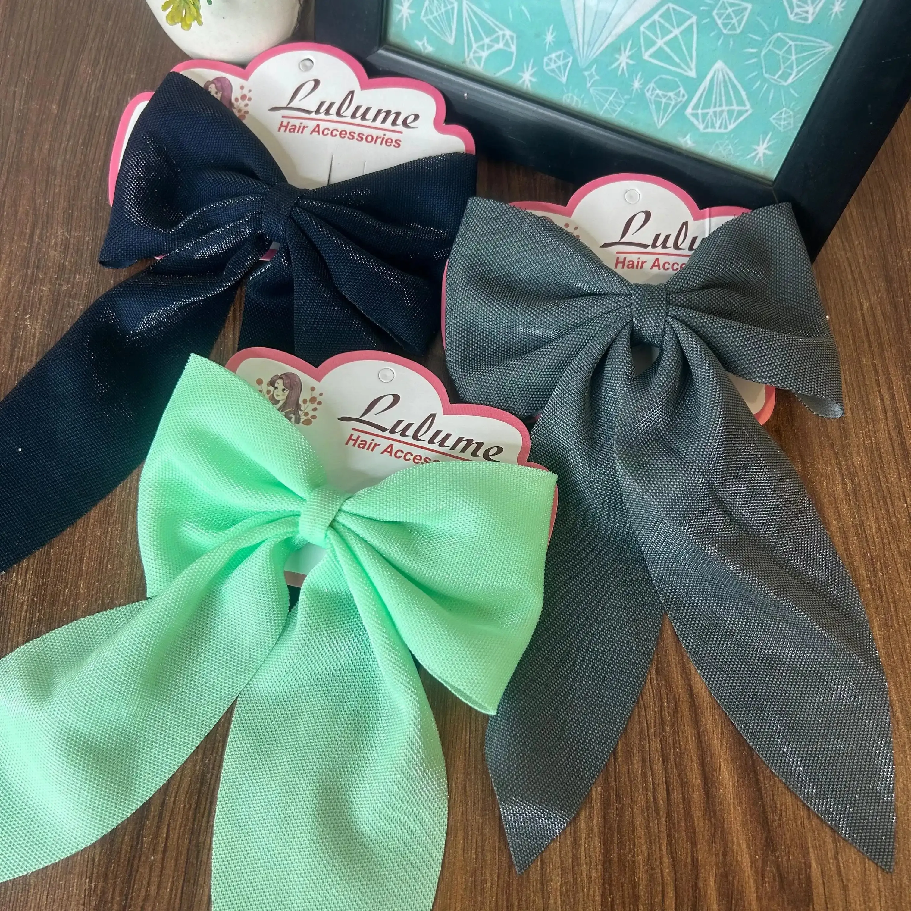 Shimmer bows
