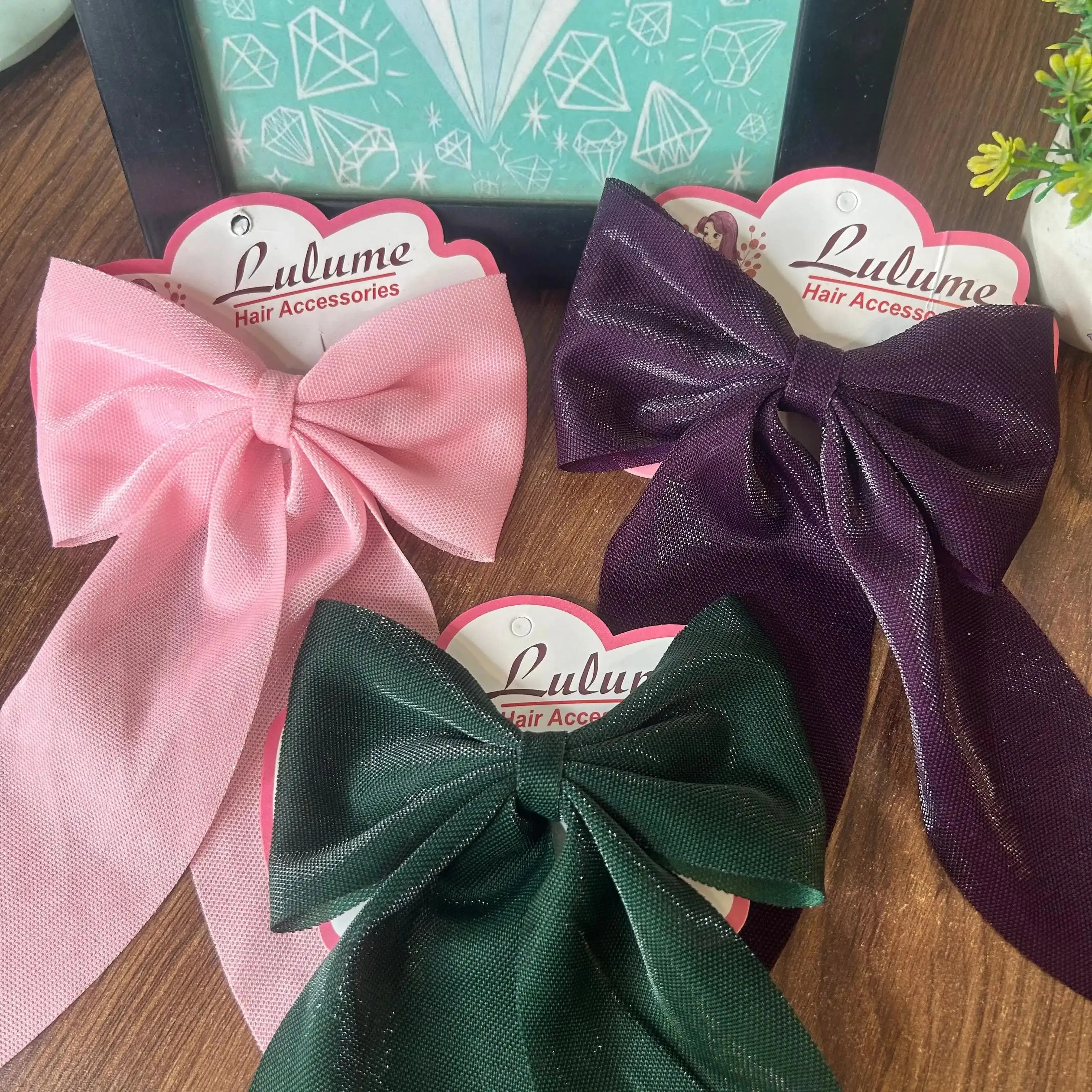 Shimmer bows